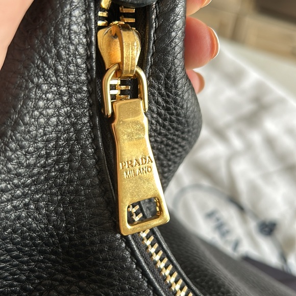 *Sold*  PRADA Black Vitello Daino Leather Zip-Top Hobo Bag BR4311 - Picture 13 of 17